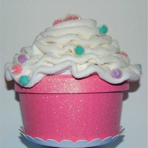 Super Cute Giant Cupcake filled with Assorted Lip Glosses image 5