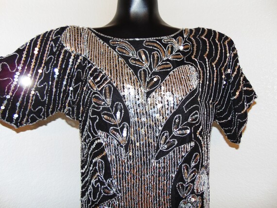 Vintage 1980s Black & Silver Sequin Design top by… - image 5