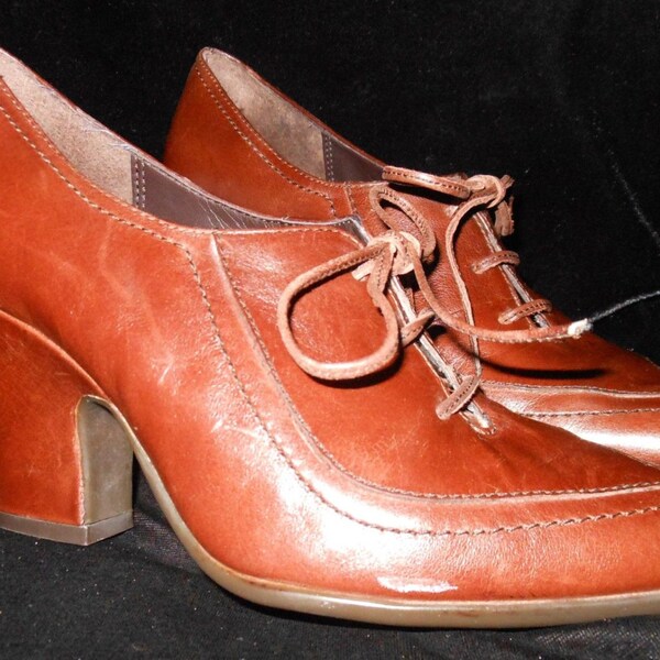 Very Nice Aerosole vintage Inspired  shoes...size 6.5