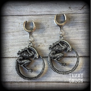 Alien Xenomorph ear weights 16mm ear weights 5/8&quot; earrings Aliens gauged earrings Ear gauges 2g 0g 00g 1/2” 9/16” 3/4” 7/8” 1&quot; 1.10&quot; 1.18&quot;