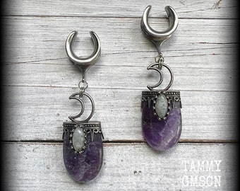 thumbnail image 2 of Lobal Domination Blonde Wood Crocodile Single Flare Ear Tunnels - Organic Wood Gauges 2 of 4