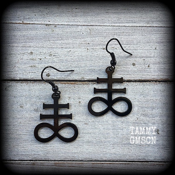 Leviathan cross earrings Outlet