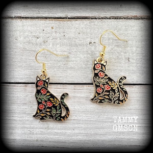 Boucles d&#39;oreilles chat noir Boucles d&#39;oreilles art folklorique Boucles d&#39;oreilles florales chat Boucles d&#39;oreilles chat japonais Amoureux des chats Amoureux des animaux Mon mon cats Boucles d&#39;oreilles Crazy cat lady