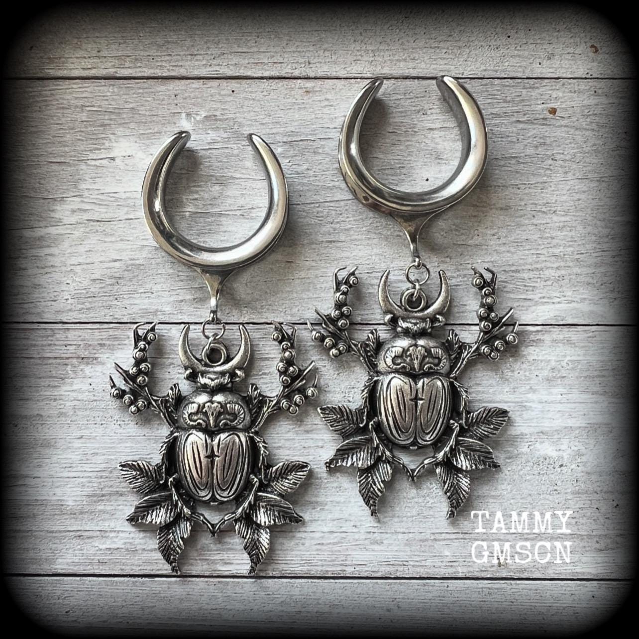 Scarab beetle berries ear weights Insect ear gauges 1” 25mm ear hangers Gauges Moss goth 2g 0g 00g 1/2” 9/16” 5/8” 3/4” 7/8” 1” 1.10” 1.18”