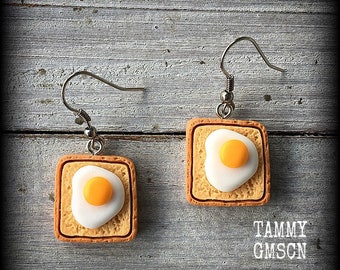 Boucles d'oreilles oeufs sur toast Boucles d'oreilles oeuf Boucles d'oreilles nourriture Petit déjeuner Boucles d'oreilles pain Cadeaux fantaisie mignons Boucles d'oreilles oeufs Cadeaux pour fête d'anniversaire