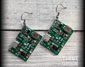 Orecchini con circuito stampato Orecchini scientifici Ragazza gamer Orecchini con computer Orecchini retrò Gioielli con circuito stampato Orecchini cyberpunk Fantascienza
