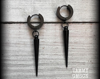Punk spike huggie earrings Gothic spike huggies earrings Spike huggies Black spike earrings Halloween earrings Punk ear cuffs Pierced ears