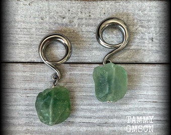 Raw fluorite ear weights 2 gauge gemstone ear hangers 6mm Raw fluorite crystal ear weights 6g 0g 00g 1/2” 9/16” 5/8” 3/4” 7/8” 1” 1.10 1.18”