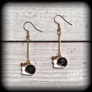 Snail earrings Garden snail earrings Bugs earrings Insect earrings Cottagecore earrings Forest punk earrings Whimsigoth earrings Gauges Cuff