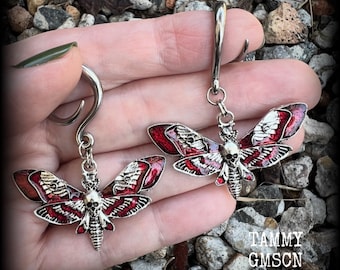 Oorbellen met rode doodshoofdvlinder, 6 gauge oorgewichten. Insectengewichten: 4 mm mottenoorhangers, 6 g, 2 g, 0 g, 0 g, 1/2”, 9/16”, 5/8”, 3/4”, 7/8”, 1”, 1.10”, 1.18”