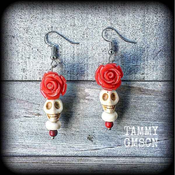 Day of the dead earrings Skull earrings Red rose earrings Los Muertos earrings Halloween Gauges Plugs 14g 12g 10g 8g 6g 4g 2g 0g 00g 12mm