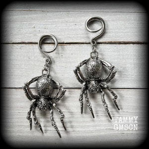 Spider earrings Spider ear weights Insect ear weights Bugs 6 gauge ear weights Halloween Stretched Gauges 4mm 6mm 8mm 10mm 12mm 14mm 16mm 1"