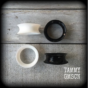 Silicone earlets Larger lobes Double flared earskins Silicone tunnels Gauges Silicone retainers Ear weights  14mm 16mm 18mm 20mm 22mm 25mm
