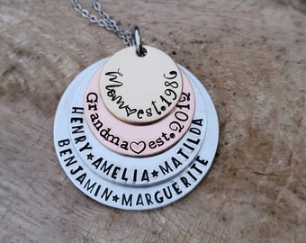 Grandma Necklace with Kids Names - Grandmother Gift - Pregnancy Announcement - Gift for Grandma