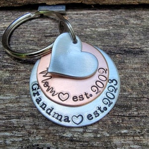 Grandma Keychain Personalized, Pregnancy Announcement Grandma, New Grandma Gift Necklace, Hand Stamped Key Chain, Custom Gift Mom