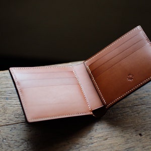 Handmade bifold wallet with Vegetable Tanned Leather