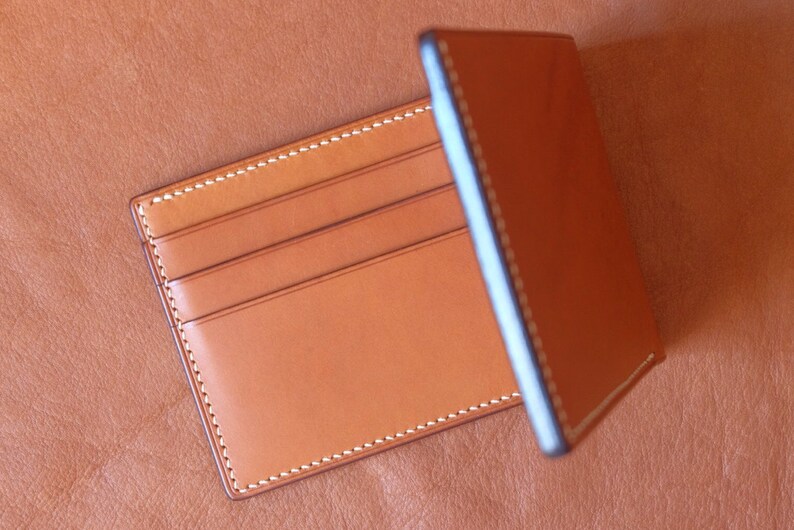 Cartera de piel plegable hecha a mano: piel italiana curtida con vegetales, diseño fino y minimalista imagen 3