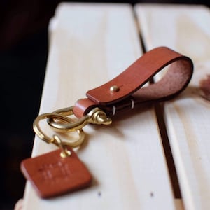 Leather Key Holder/ Personalized style with unique Key ring / Engrave Mens keychain / Anniversary gift / Hand stamped keychain image 1