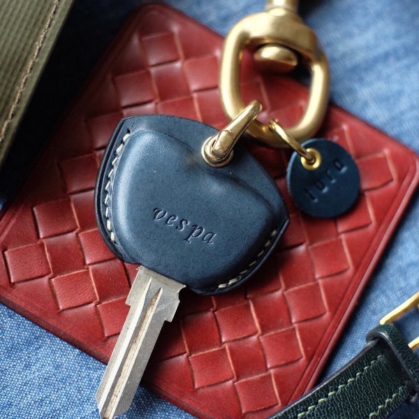 Vespa keycover, Keychain for vespa, Uniqe vespa keycover, Handmade leather keycase for Vespa