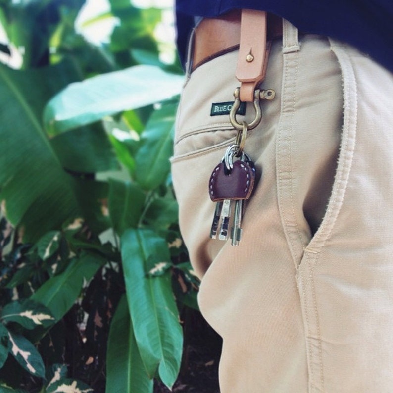 Leather Key Holder/ Personalized style with unique Key ring / Engrave Mens keychain / Anniversary gift / Hand stamped keychain image 5