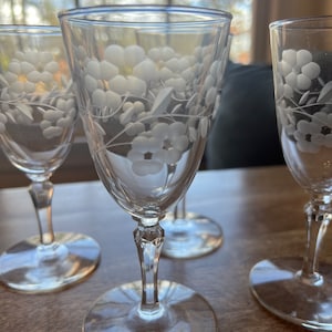 Vintage 1950&#39;s Floral Etched Small Dessert Wine Glasses - 4 piece set - Glenmore by Libbey Glass Company
