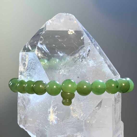 Jade (Nephrite) stretch bracelet (8mm) healing cr… - image 1