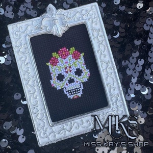 Suikerschedel kruissteekpatroon - geïnspireerd door Día de Muertos/Day of the Dead - Halloween - direct downloaden