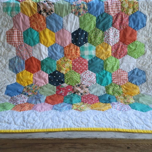 Handmade Hexie Quilt, Scrappy Hexagon applique, Bright Spring Summer LAP/BABY Blanket shops 43x45