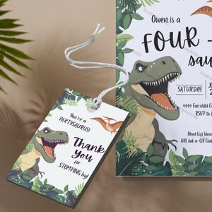 Fyra-en-saurus presentetikett, dinosaurie, festfavöretikett, utskrivbar, digital nedladdning, barn pojke flicka, Fyra-en-saurus, tacketikett, festlig goodiebag