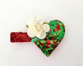 Red and Green Christmas glitter heart hair clip for girls, sparkly Christmas hair clip, baby girls hair clips, baby bows, meghan and Julie