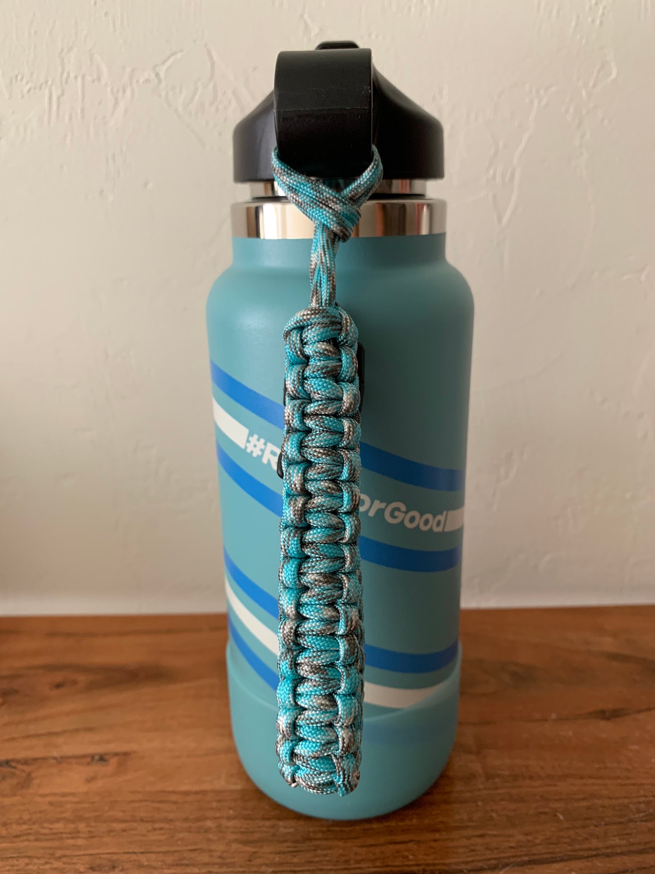 Hydro Handle, Water Flask, Water Bottle Holder Handle Bayou, Wave,  Whitecap, Refill for Good 