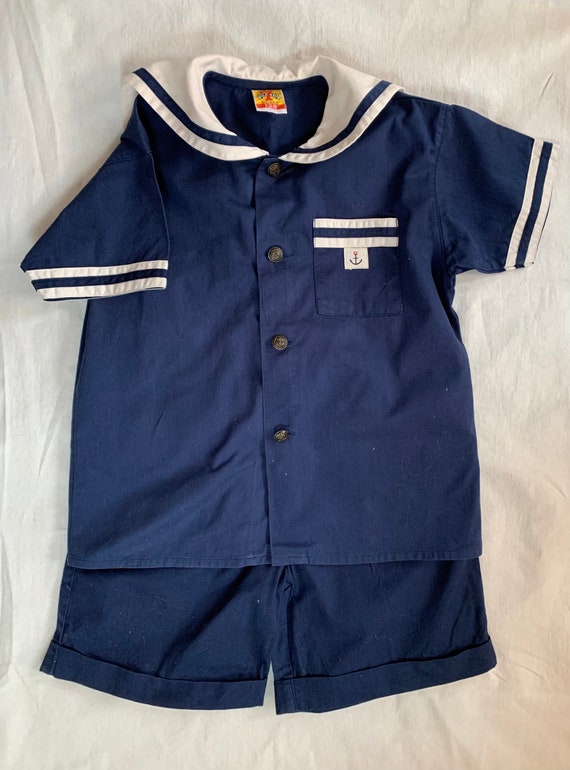 H and top m blue suit