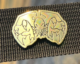 Cthulhu Elder God Pin – Golden Enamel Pin for Horror & Mythology Fans