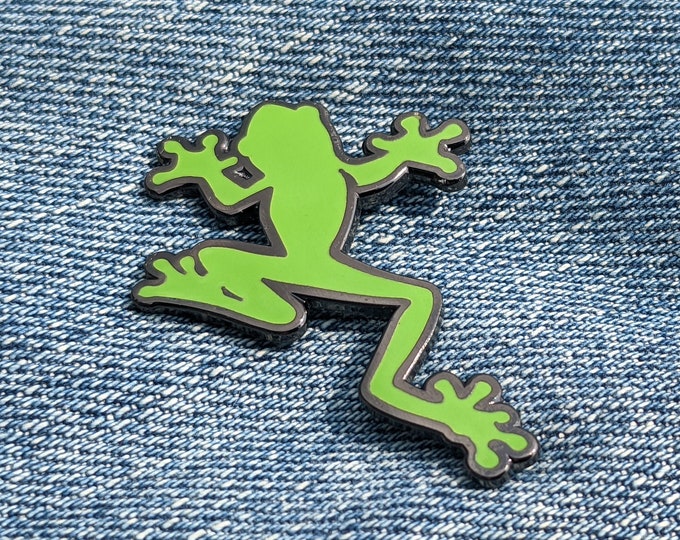 Climbing Tree Frog Green Enamel Pin Lapel Pin