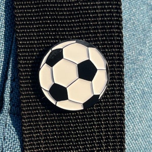 Épinglette en émail de l&#39;équipe de ballon de soccer de 2,5 cm (1 po.)