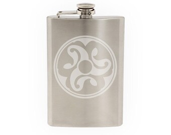 Celtic Stone #3 - Wandsworth Shield Style Celt Ornament - Etched 8 Oz Stainless Steel Flask