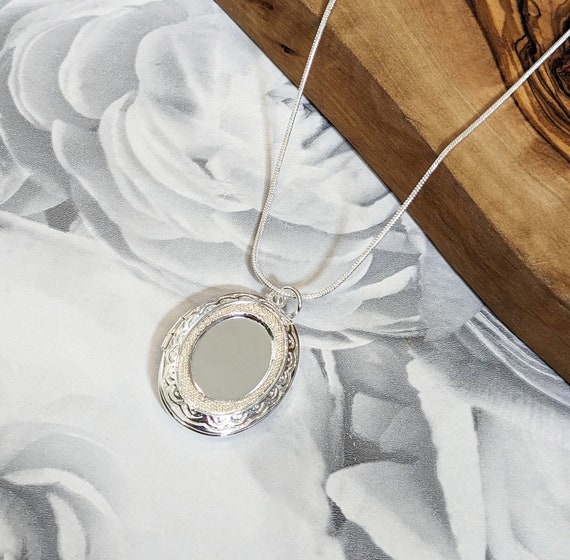 925 sterling deals silver locket