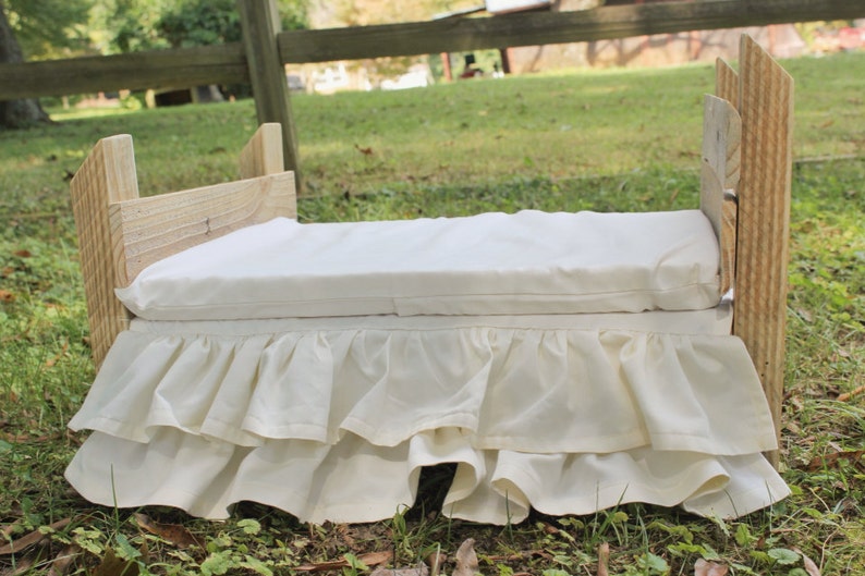 Set Reclaimed Wood Prop Bed Ivory Bedskirt Mattress Etsy