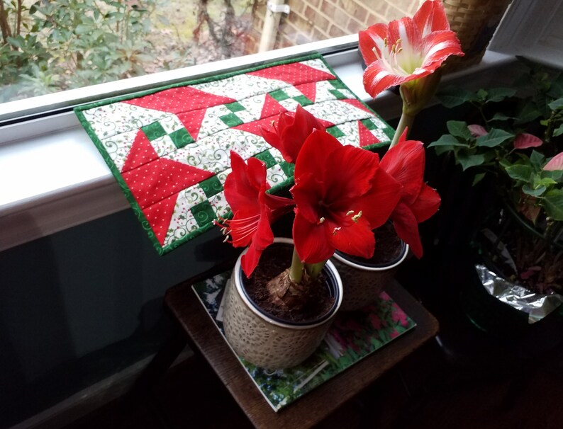 Small Christmas Table Runner Miniature Quilt 8.5 X - Etsy