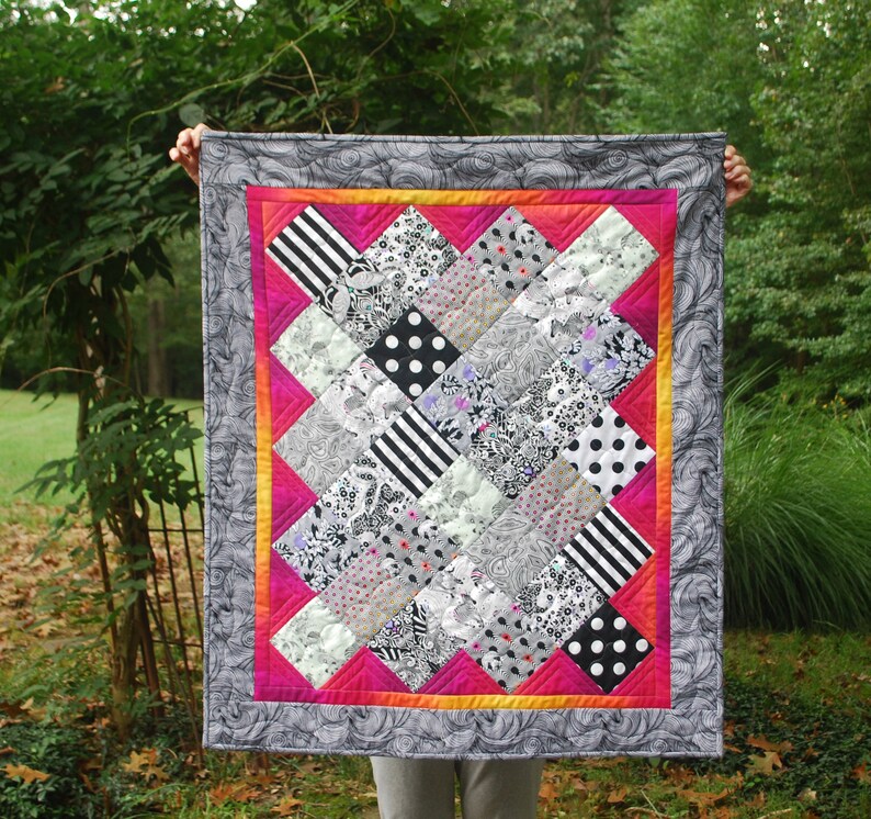Quilted Wall Hanging, Lap Throw, Modern Quilt - 33" X 39" - Etsy