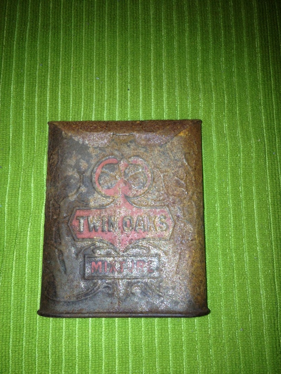 1920s Twin Oaks Mixture Smoking Pocket Tobacco Tin