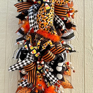 Halloween Wreath, Witch Wreath, Halloween Whimsical Wreath, Candy Wreath, Halloween Swag, Halloween Decor, Candy corn Swag