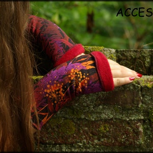 Cuffs arm warmers on both sides or with thumb hole wine red purple orange black with dandelions Alpenfleece hand warmers soft warm cuddly