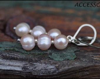 Earrings with three white freshwater pearls