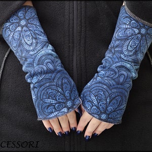 Stulpen Armstulpen beideseitig oder mit Daumenloch dunkel blau Mandala geblümt Alpenfleece Handwärmer weich warm kuschelig Bild 3