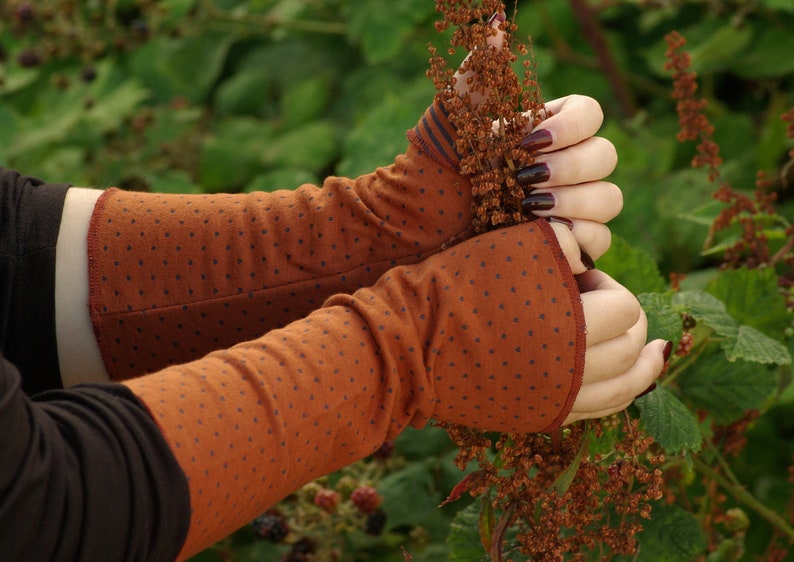 Leichte Armstulpen Stulpen Wendestulpen Handstulpen Baumwolle gestreift gepunktet Punkte Pulswärmer in Herbstfarben Handwärmer Bild 5