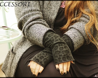 Armstulpen mit Leoparden Motiv schwarz  grau Handstulpen aus Softshell warm elastisch elegant