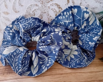 Scrunchie hair tie ponytail holder blue white floral hair accessories