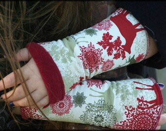 Cuffs Arm cuffs on both sides or with thumb hole wine red green with deer motif and mandala alpine fleece hand warmer soft warm cuddly