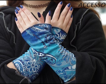 Cuffs arm warmers double-sided or with thumb hole Frost Paisley blue Alpine fleece hand warmers soft warm cuddly